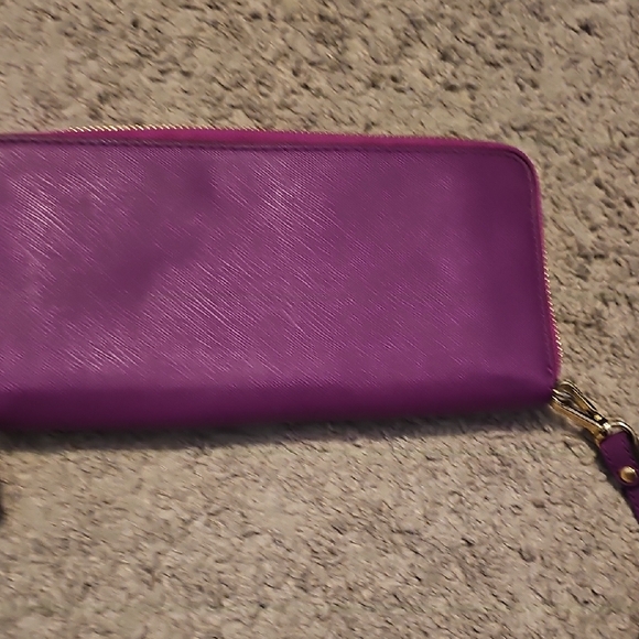 Micheal Kors Vibrant Purple Women's Wallet - Picture 4 of 6